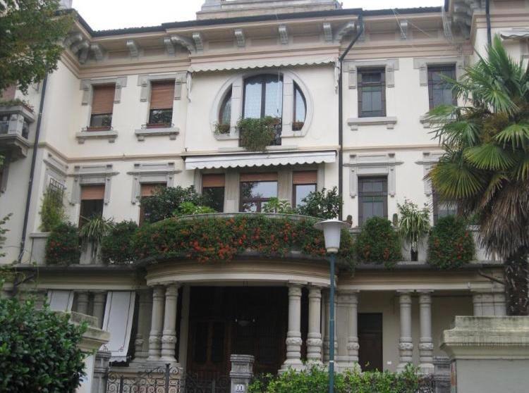 Stylish Penthouse Apartment In Venice Lido, 10 Minutes From Saint Marks Square 威尼斯丽都 外观 照片