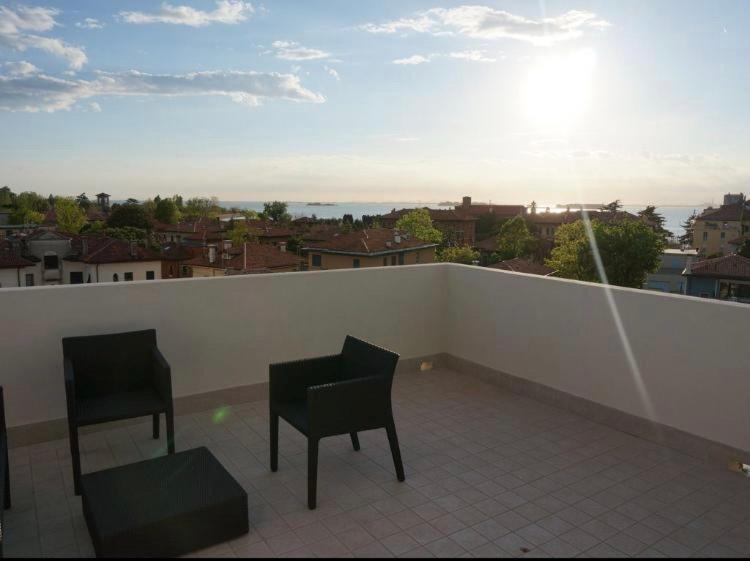 Stylish Penthouse Apartment In Venice Lido, 10 Minutes From Saint Marks Square 威尼斯丽都 外观 照片